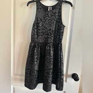 2/$30 Frenchi Black and Metallic Silver Midi Dress Size M